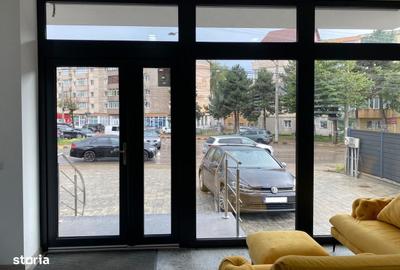 Spațiu comercial, de 300 mp, în Central