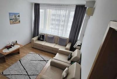 Apartament cu 3 camere semidecomandat în Iancului