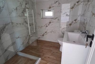 Casă cu 4 camere în Amara