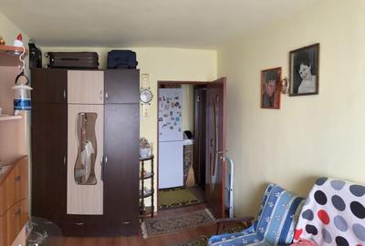 Apartament cu 2 camere decomandat în Micro 6