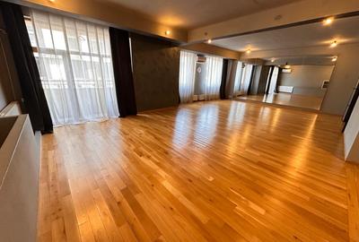 Apartament cu 4 camere semidecomandat în Dacia
