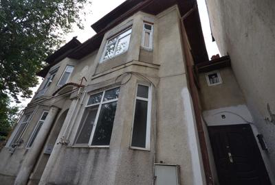 Apartament cu 6 camere decomandat în Calea Călărașilor