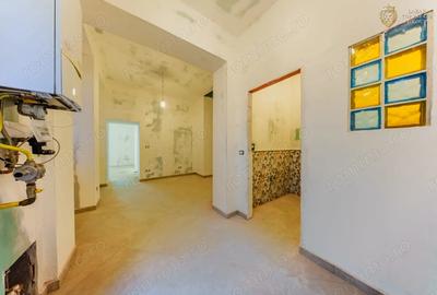 Apartament cu 4 camere semidecomandat în Central - 13