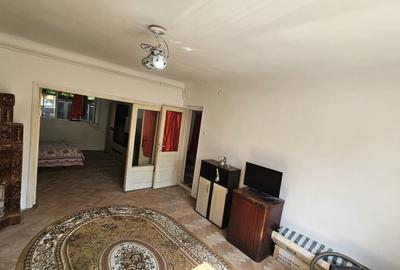 Casă cu 2 camere cu Teren 781 Mp în Central