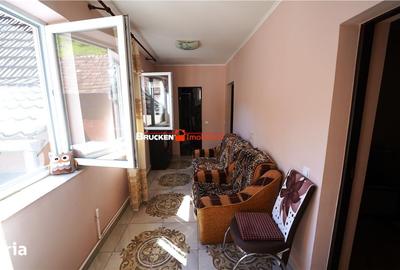 Casă cu 4 camere cu Teren 1737 Mp în Cărpinet - 8