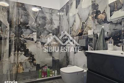 Casă cu 5 camere cu Teren 670 Mp în Roșia - 1