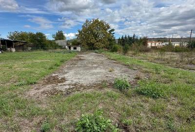 Teren de 3054 mp, în Bonț