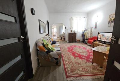 Casă individuală cu 4 camere cu Teren 5200 Mp în 9 Mai - 9