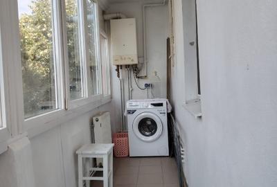 Apartament cu 3 camere decomandat în Bartolomeu