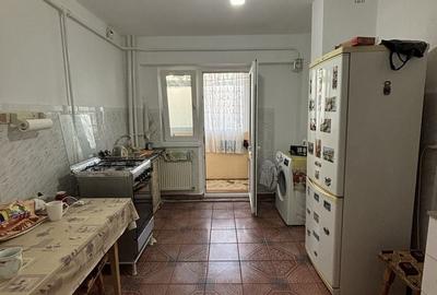 Apartament cu 3 camere decomandat în Radu Negru - 3