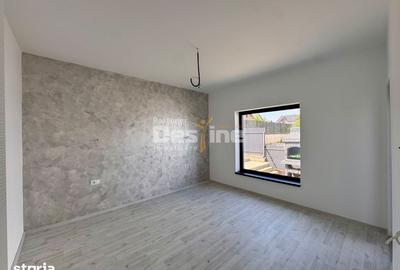 Casă cu 4 camere cu Teren 450 Mp în Central