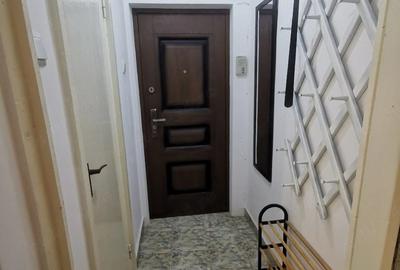 Apartament cu 2 camere semidecomandat în P-ța Spitalului