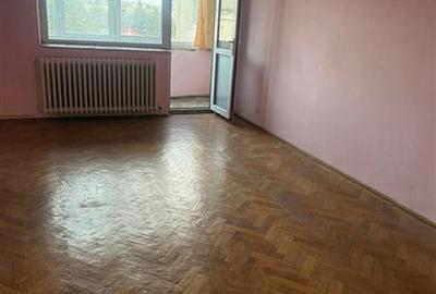 Apartament cu 3 camere decomandat în Ultracentral