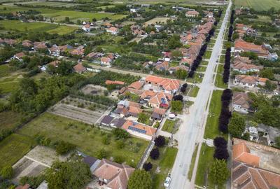 Teren Construcții intravilan de 1439 mp, în Cermei - 3