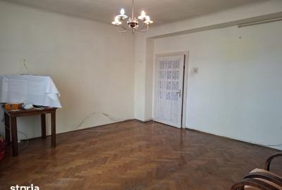 Garsonieră decomandată în Central - 6