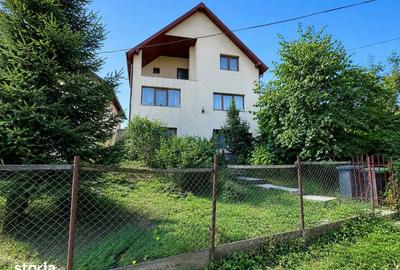 Casă cu 5 camere cu Teren 2002 Mp în Erbiceni