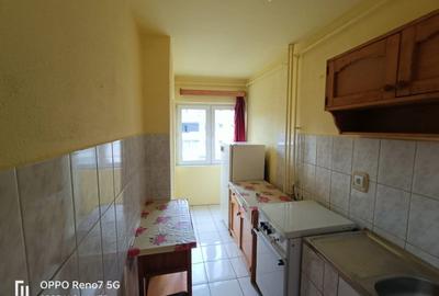 Garsonieră decomandată, mobilată în Reghin - 2