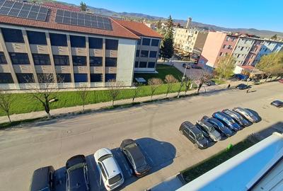 Apartament cu 3 camere decomandat în Central - 14