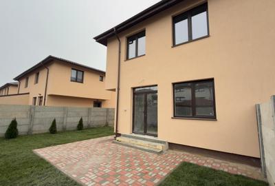 Duplex cu 4 camere cu Canalizare în Central - 6