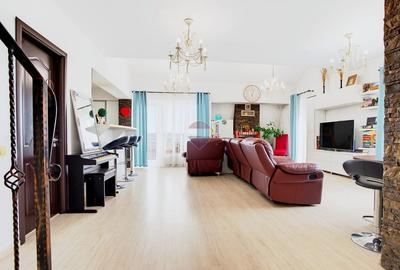Apartament cu 5 camere decomandat, mobilat în Breazu