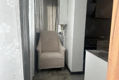 Garsonieră decomandată, mobilată în 1 Decembrie - 2