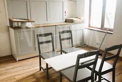 Apartament cu 3 camere semidecomandat, mobilat în Valenta - 2