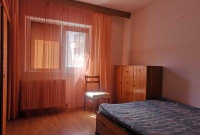 Apartament cu 3 camere decomandat în Răcădău - 1