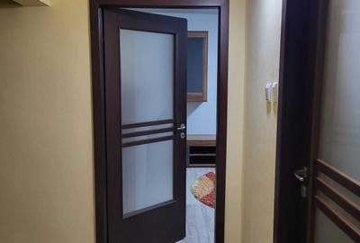 Apartament cu 3 camere decomandat în Govândari