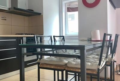 Apartament cu 2 camere, mobilat în Central