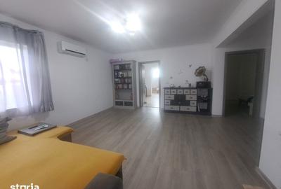 Casă cu 4 camere cu Teren 433 Mp în Sânmihaiu Român - 8