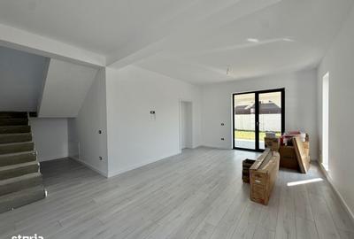 Casă cu 4 camere în Giroc