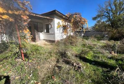 Casă individuală cu 3 camere cu Teren 4500 Mp în Bolovani