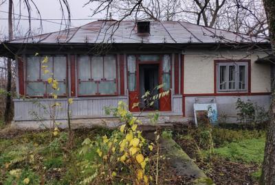 Casă cu 4 camere cu Teren 2914 Mp în Bărcănești - 1