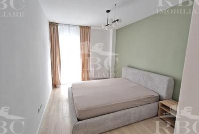 Apartament cu 3 camere semidecomandat în Florești