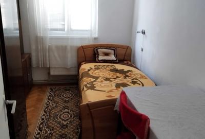 Apartament cu 4 camere decomandat în Central - 1