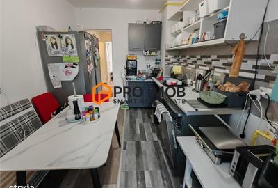 Apartament cu 3 camere decomandat în Micro 5