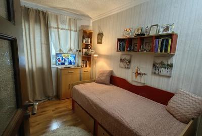Apartament cu 4 camere decomandat în Central