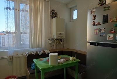 Apartament cu 4 camere decomandat în Progresul - 1