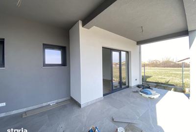 Casă cu 4 camere cu Teren 375 Mp în Săcălaz