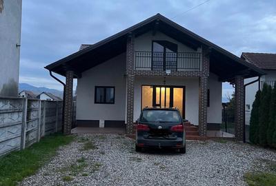 Casă cu 2 camere în Central