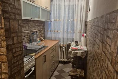Apartament cu 2 camere nedecomandat în George Enescu