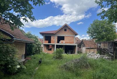 Casă cu 4 camere în Central - 3