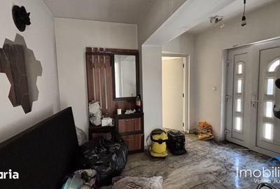 Casă cu Teren 223 Mp în Petros - 3