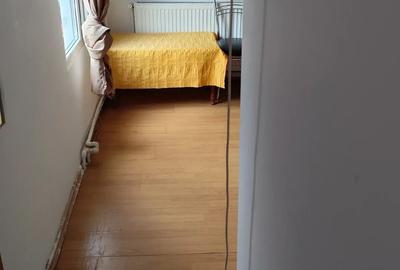 Garsonieră decomandată în P-ța Ovidiu