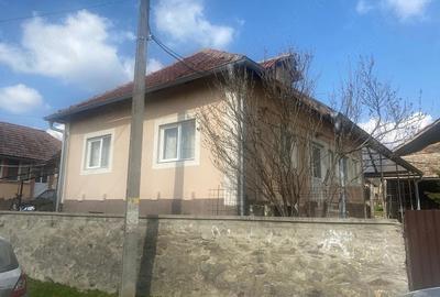 Casă cu 3 camere cu Teren 1600 Mp în Șușița (Breznița-Ocol)