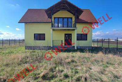 Casă cu 4 camere cu Teren 1122 Mp în Lunca Ozunului - 2