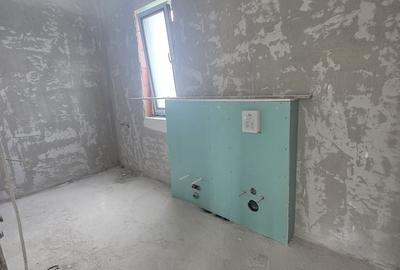 Casă cu 5 camere cu Teren 250 Mp în Central