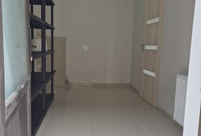 Spațiu comercial, de 51 mp, în Central - 4