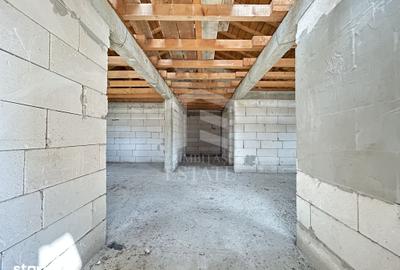 Casă cu 2 camere cu Teren 300 Mp în Lumina