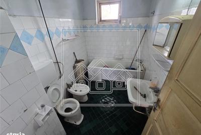 Casă cu 4 camere în Piața Cluj